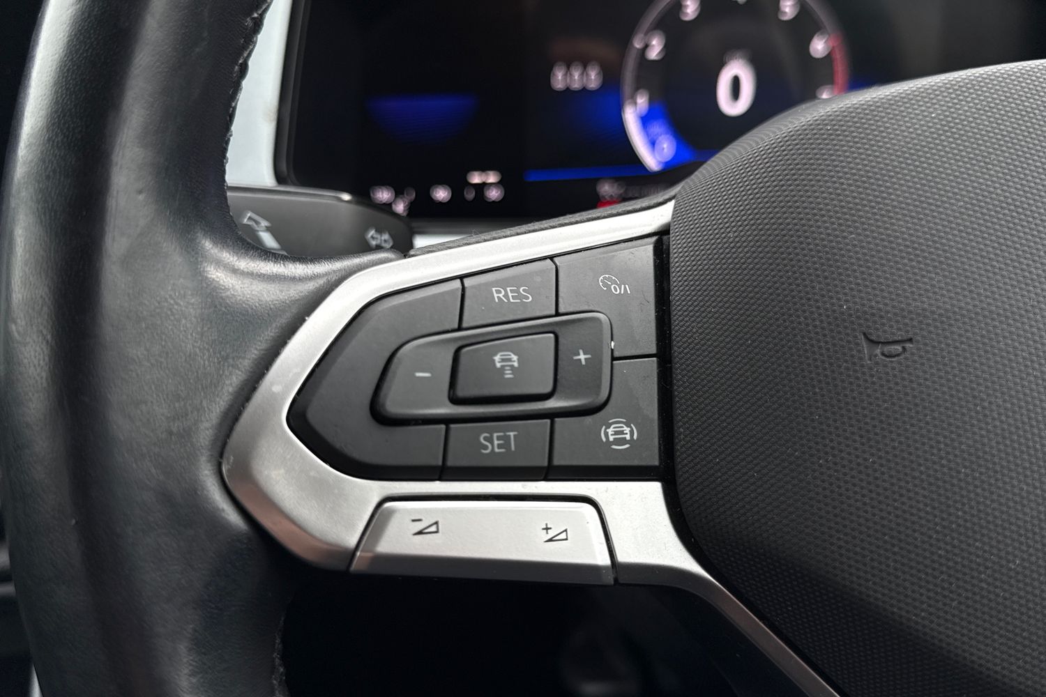 Used Volkswagen T-Roc 2022 for sale - 76535296: Photo 36