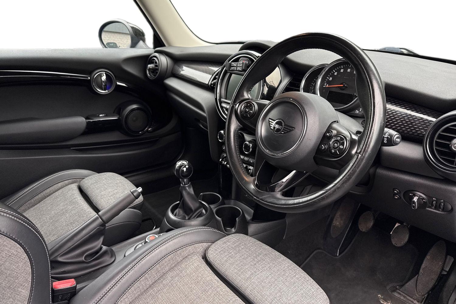 Used MINI Hatch 2018 for sale - 76365122: Photo 8