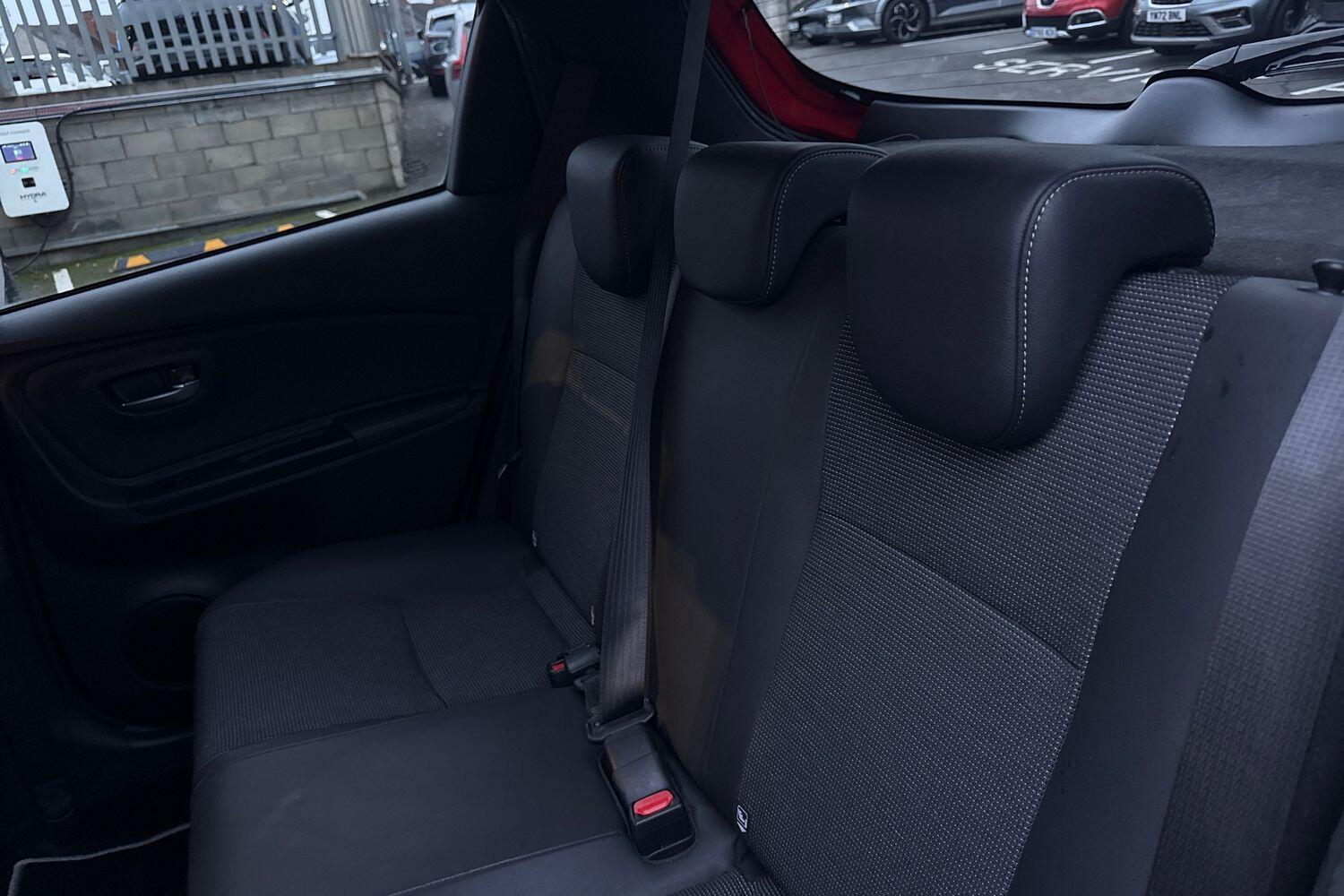 Used Toyota Yaris 2017 for sale - 76723720: Photo 13