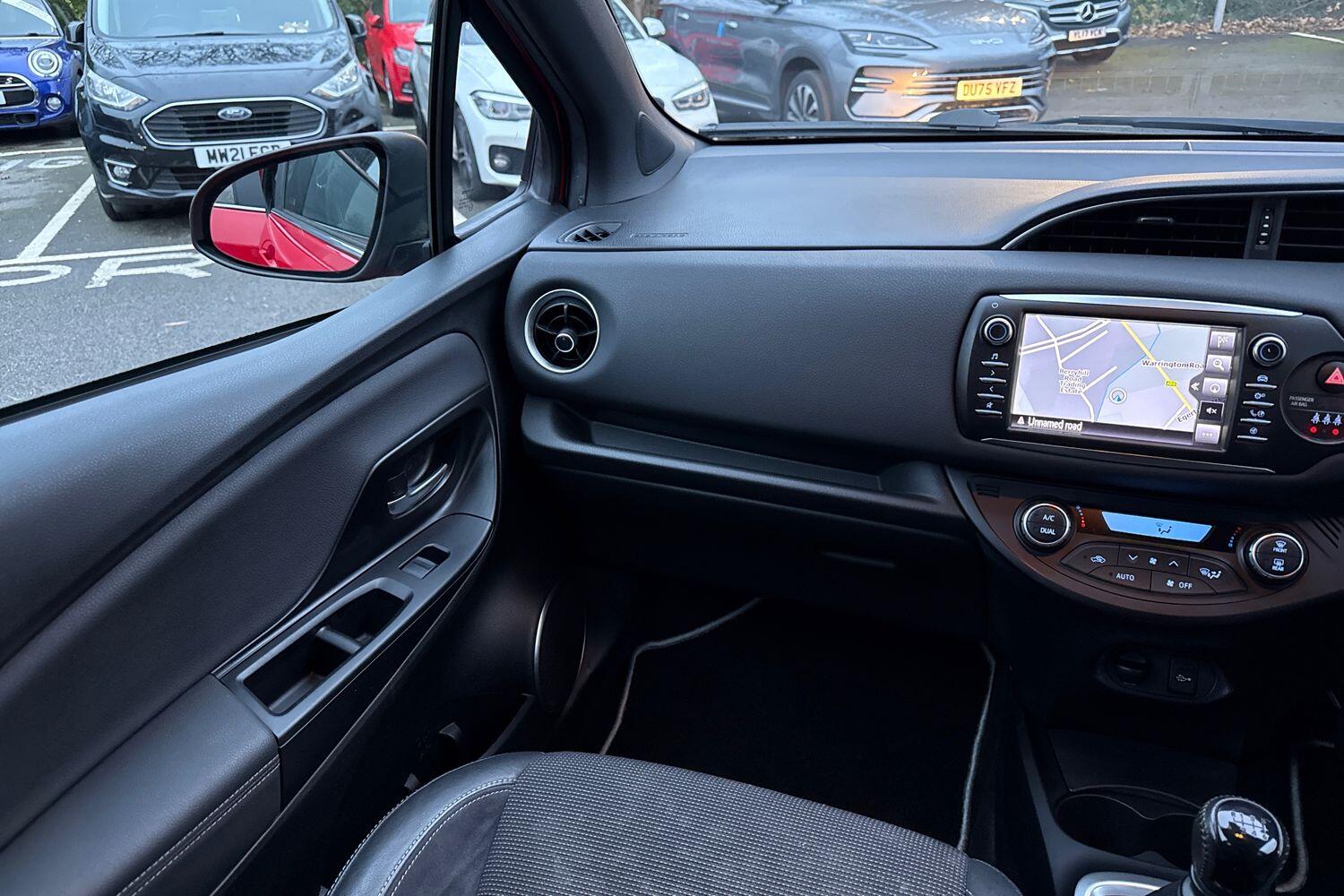 Used Toyota Yaris 2017 for sale - 76723720: Photo 14