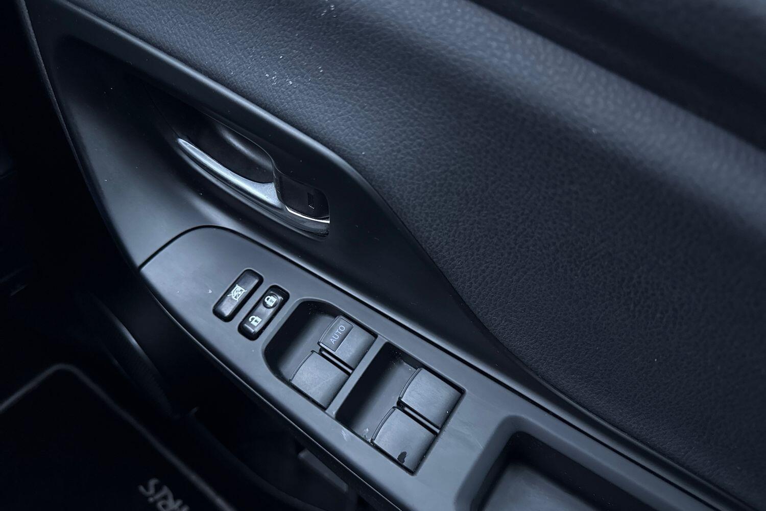 Used Toyota Yaris 2017 for sale - 76723720: Photo 17