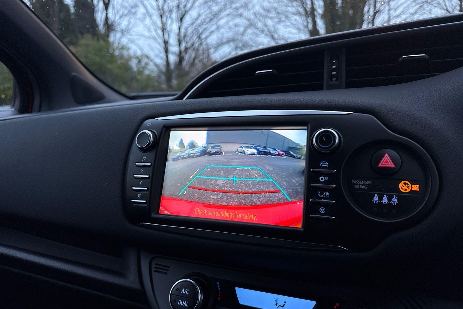 Used Toyota Yaris 2017 for sale - 76723720: Photo 33