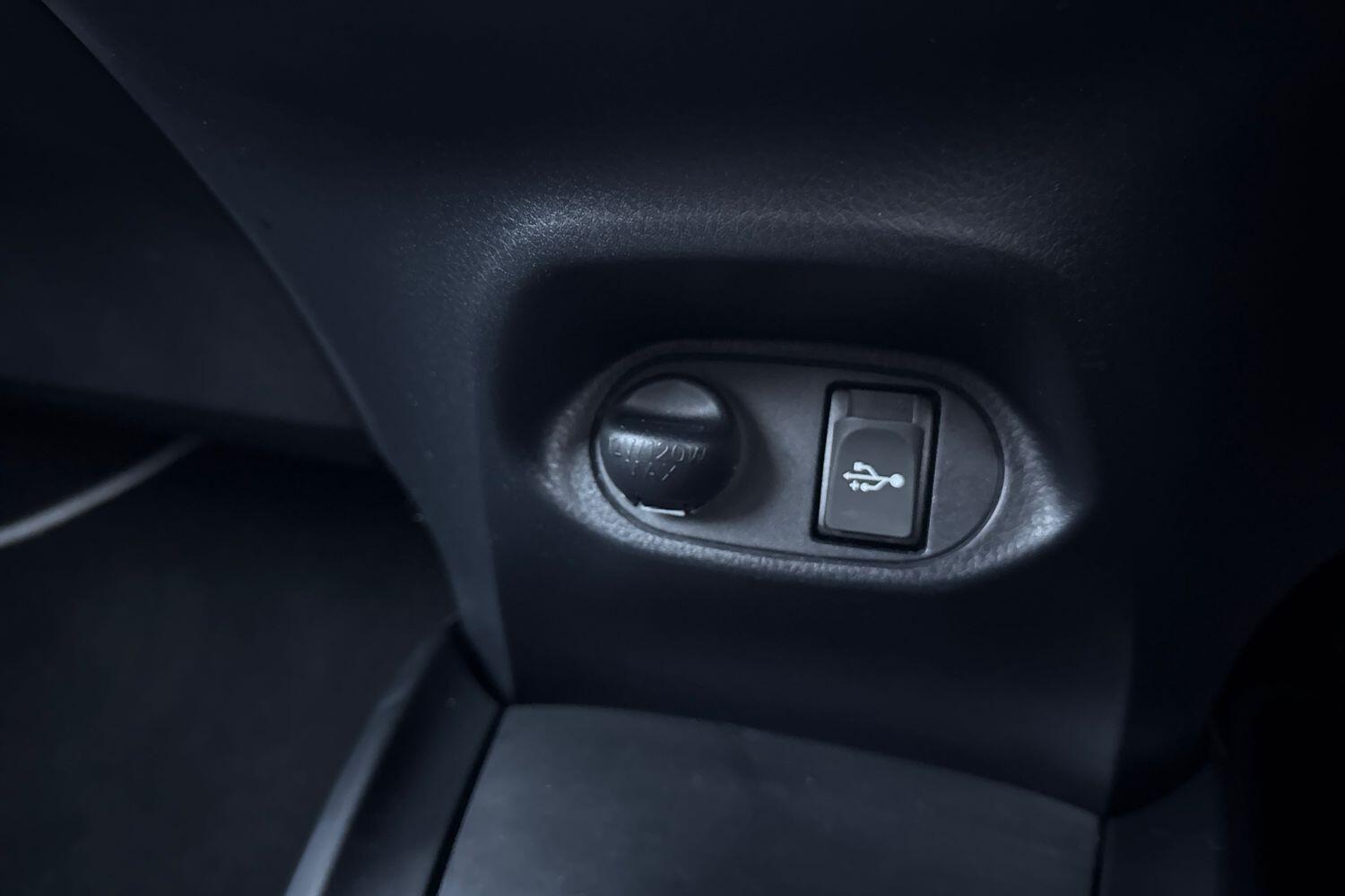 Used Toyota Yaris 2017 for sale - 76723720: Photo 37