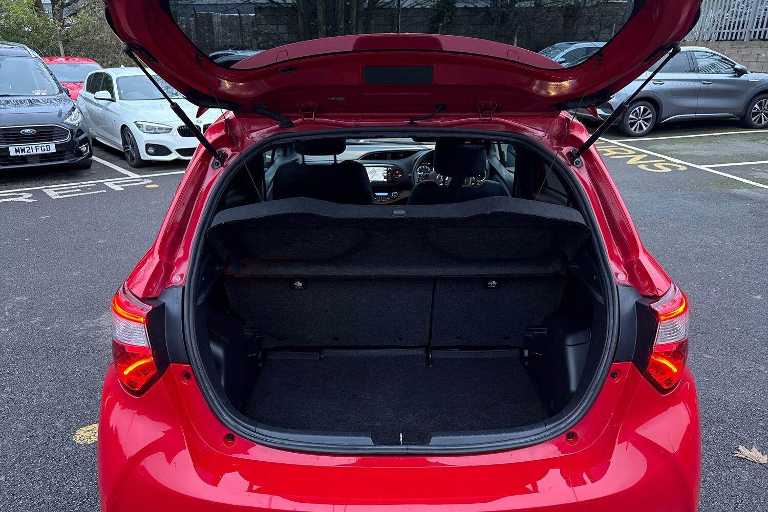 Used Toyota Yaris 2017 for sale - 76723720: Photo 9