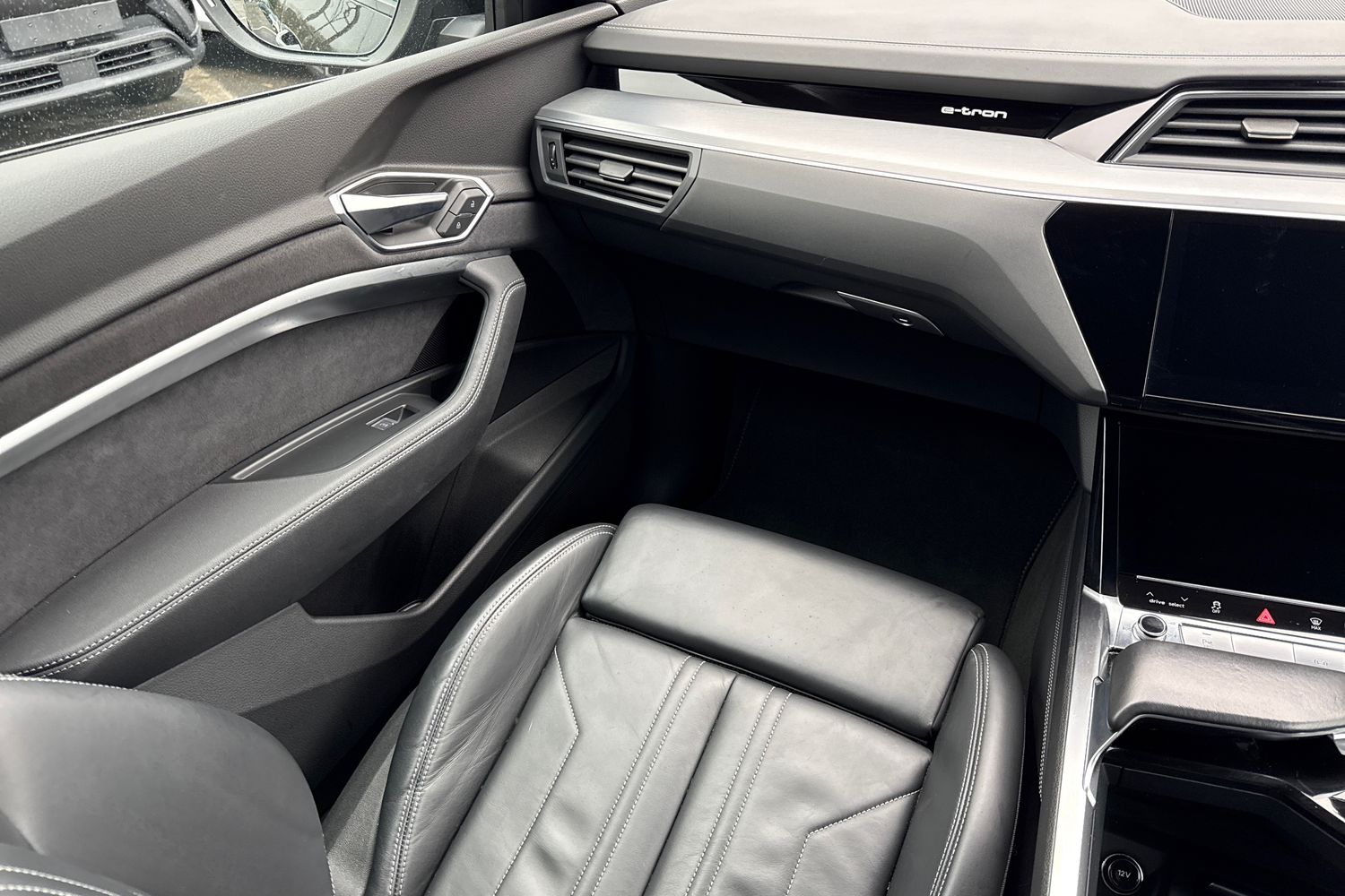 Used Audi e-tron 2022 for sale - 76685735: Photo 15