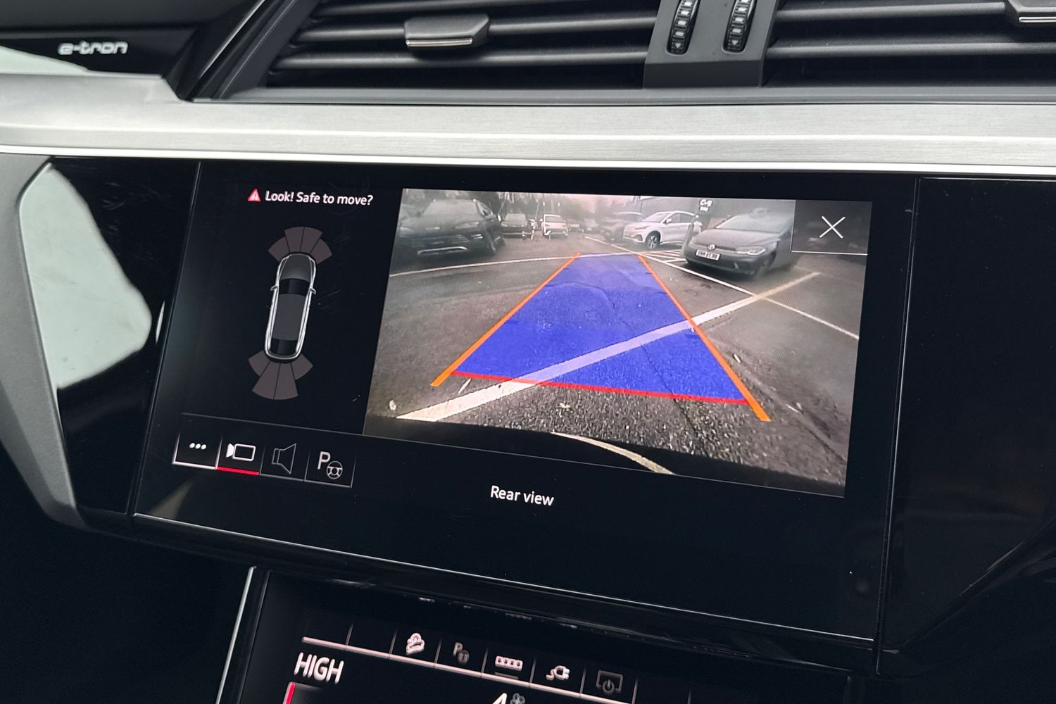 Used Audi e-tron 2022 for sale - 76685735: Photo 58