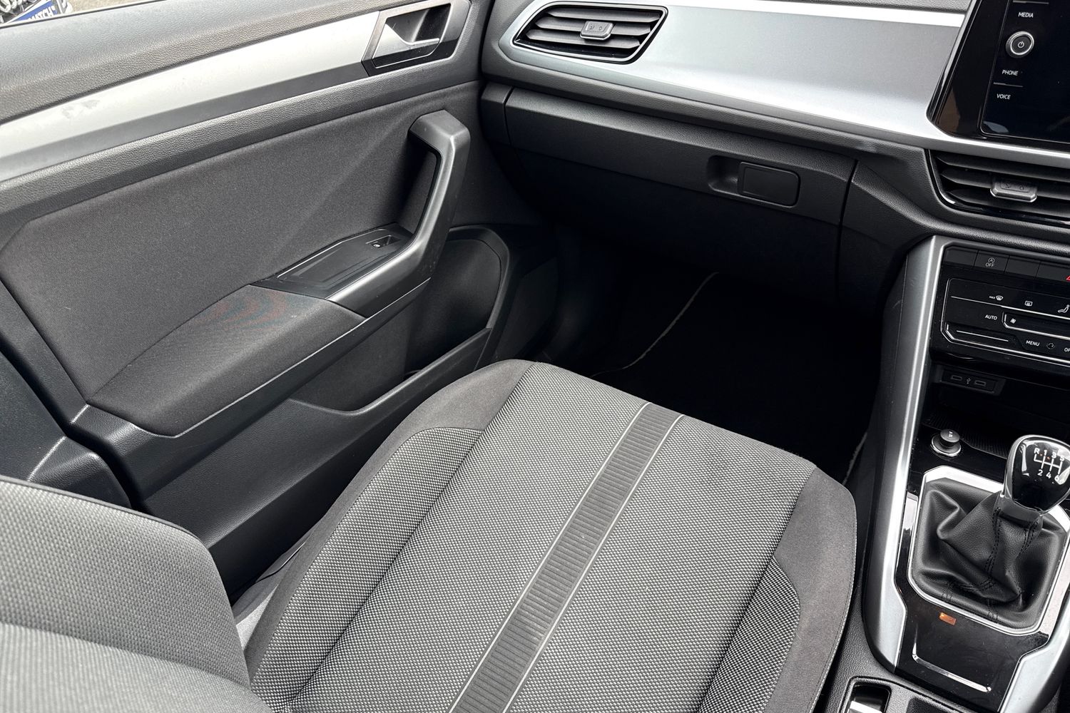 Used Volkswagen T-Roc 2022 for sale - 76654033: Photo 15