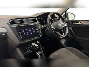 Used Volkswagen Tiguan 2022 for sale - 76495200: Photo