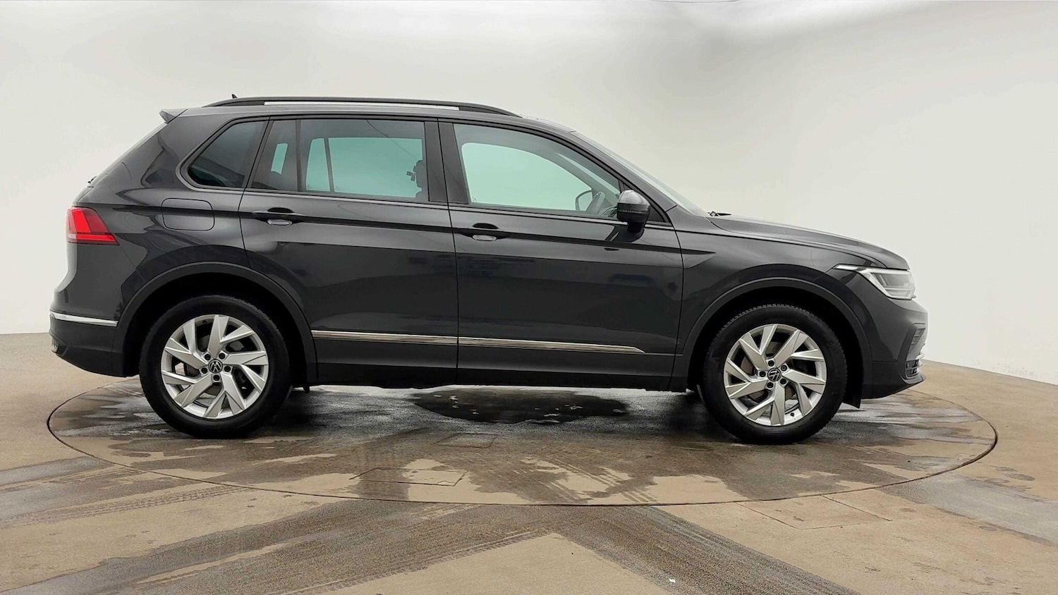 Used Volkswagen Tiguan 2022 for sale - 76495200: Photo 4