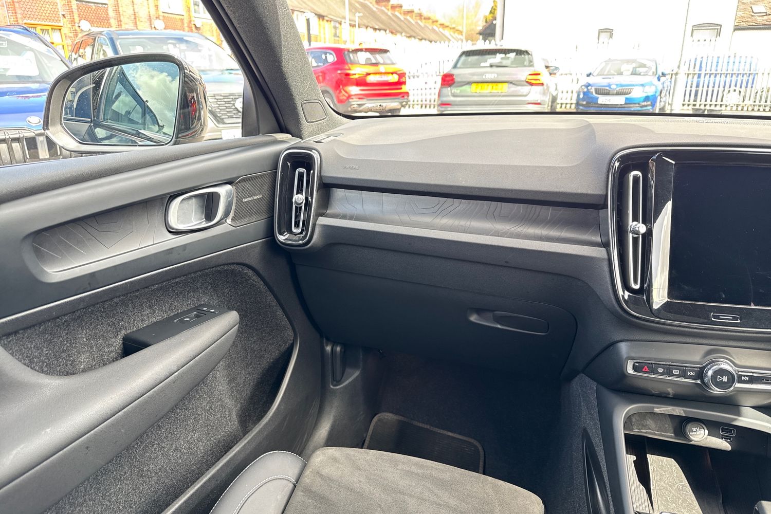 Used Volvo XC40 2023 for sale - 78069988: Photo 15