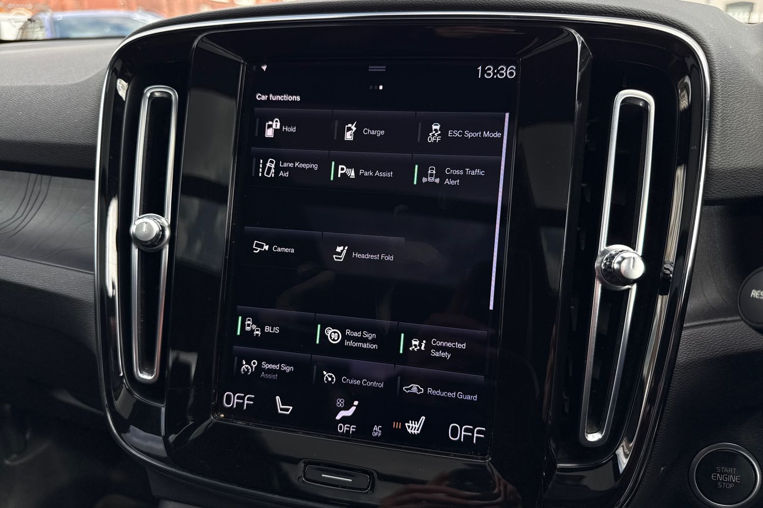 Used Volvo XC40 2023 for sale - 78069988: Photo 41