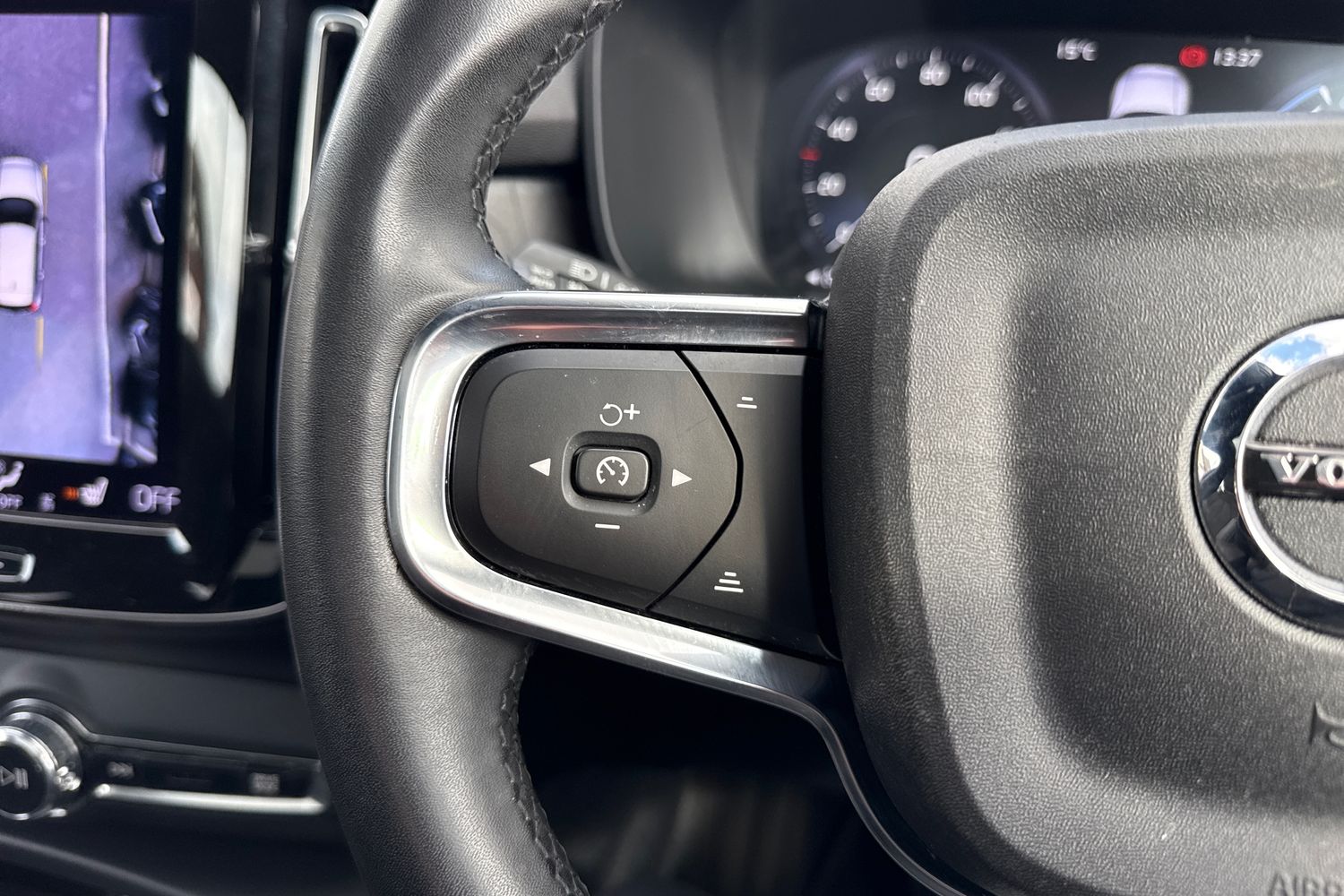 Used Volvo XC40 2023 for sale - 78069988: Photo 44