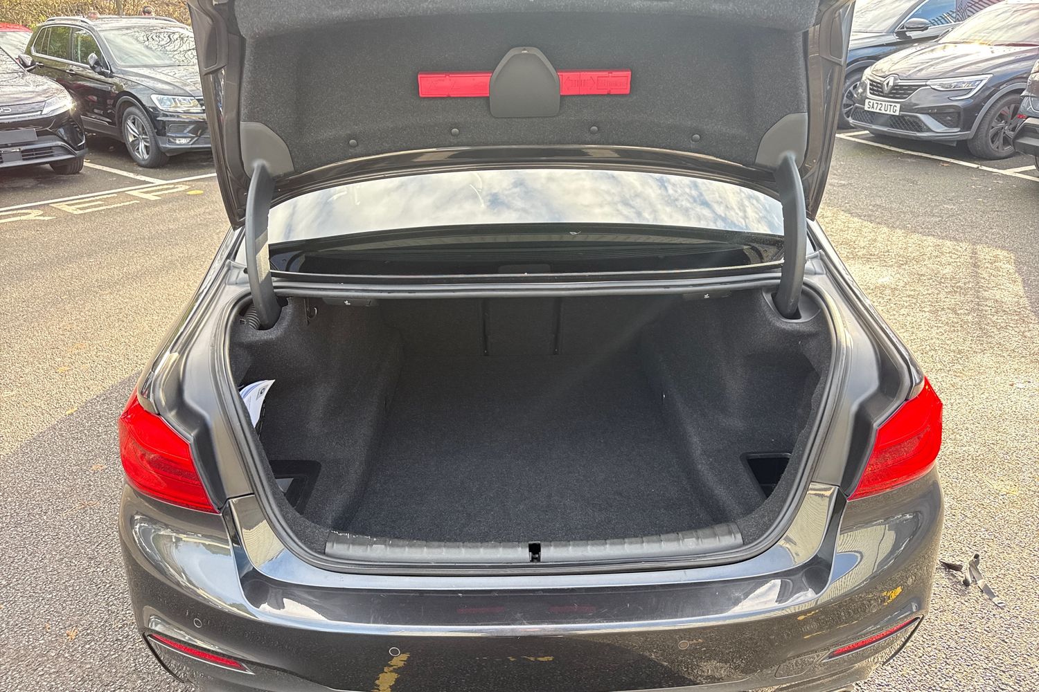 Used BMW 5 Series 2018 for sale - 76636975: Photo 9