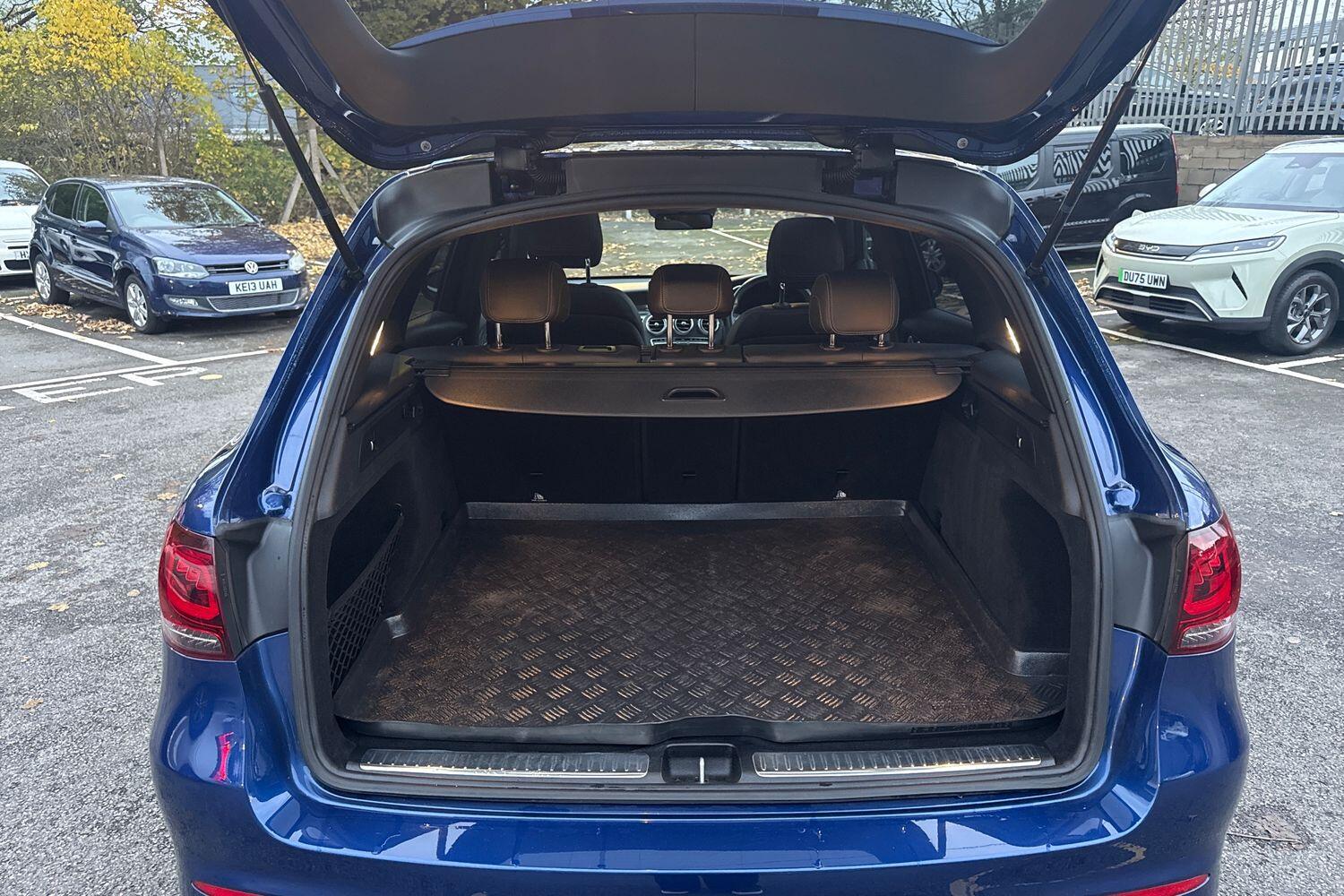 Used Mercedes-Benz GLC 2021 for sale - 76469266: Photo 9