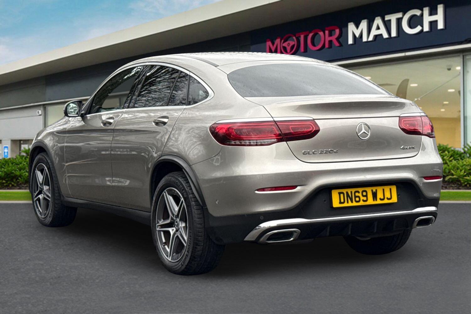 Used Mercedes-Benz GLC 2019 for sale - 77897662: Photo 2