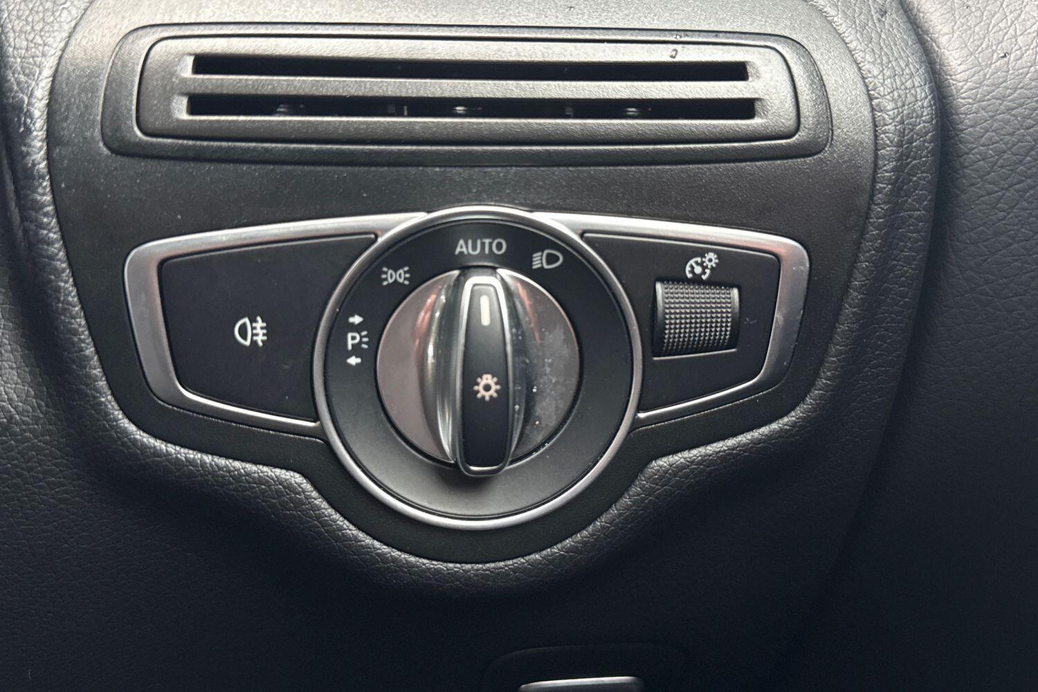 Used Mercedes-Benz GLC 2019 for sale - 77897662: Photo 37