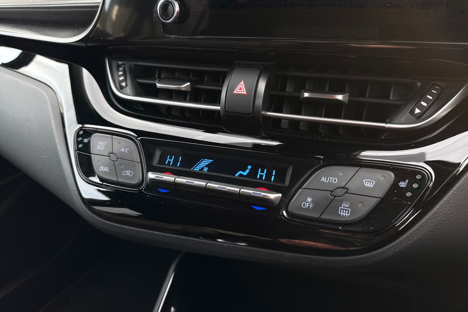 Used Toyota C-HR 2023 for sale - 77535423: Photo 19