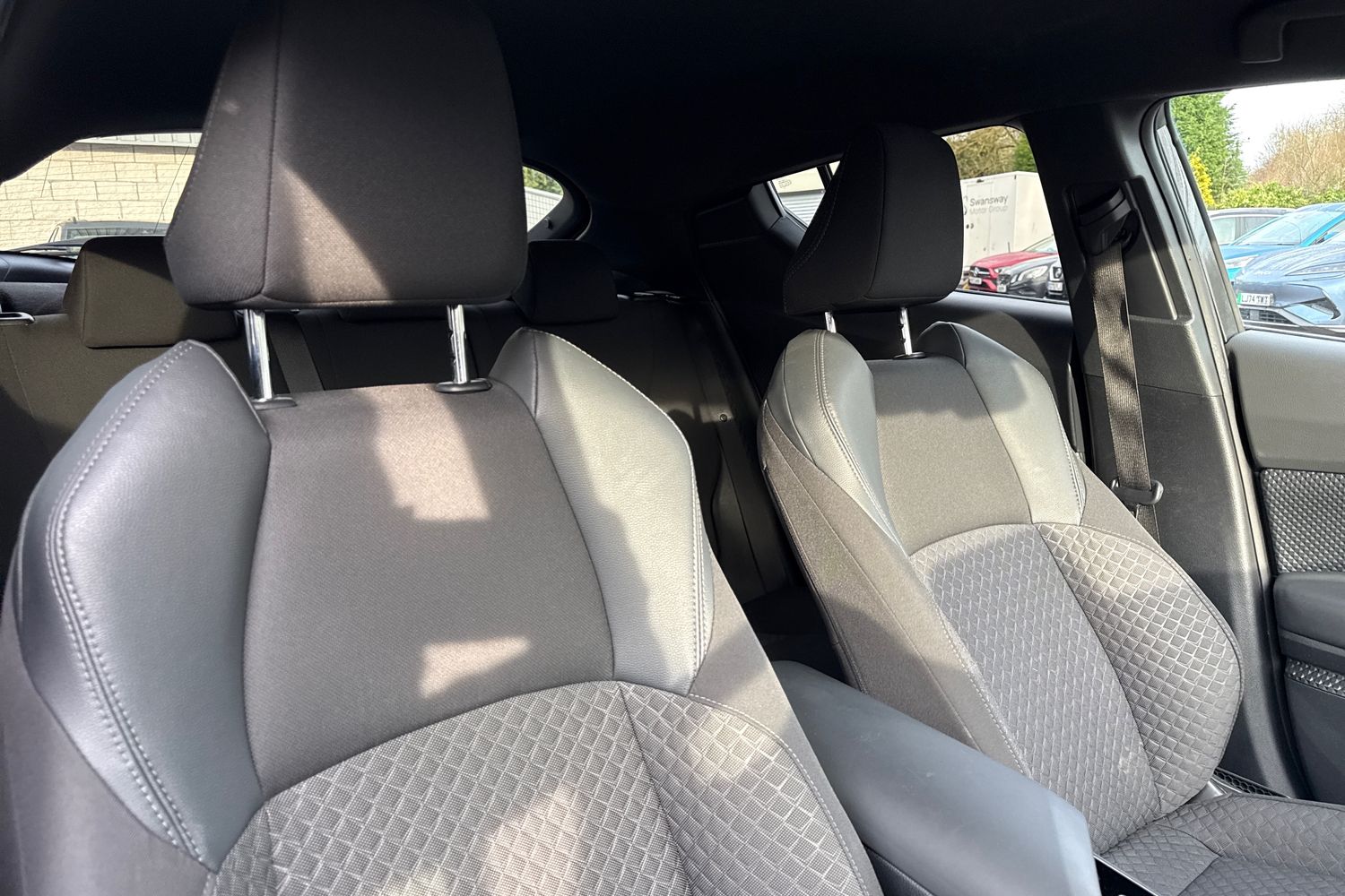 Used Toyota C-HR 2023 for sale - 77535423: Photo 21