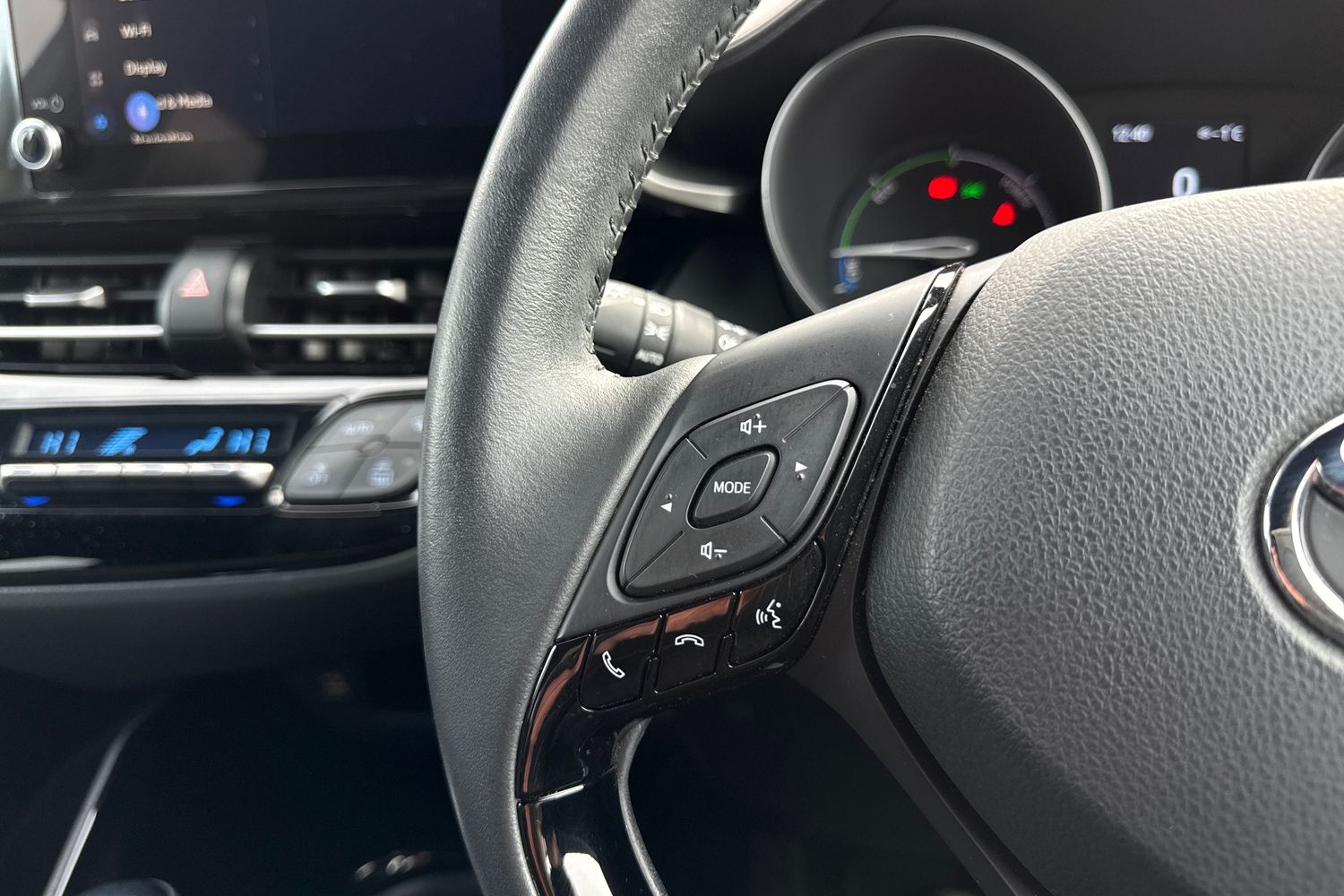 Used Toyota C-HR 2023 for sale - 77535423: Photo 35