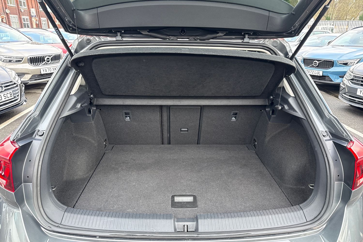 Used Volkswagen T-Roc 2022 for sale - 77451049: Photo 9