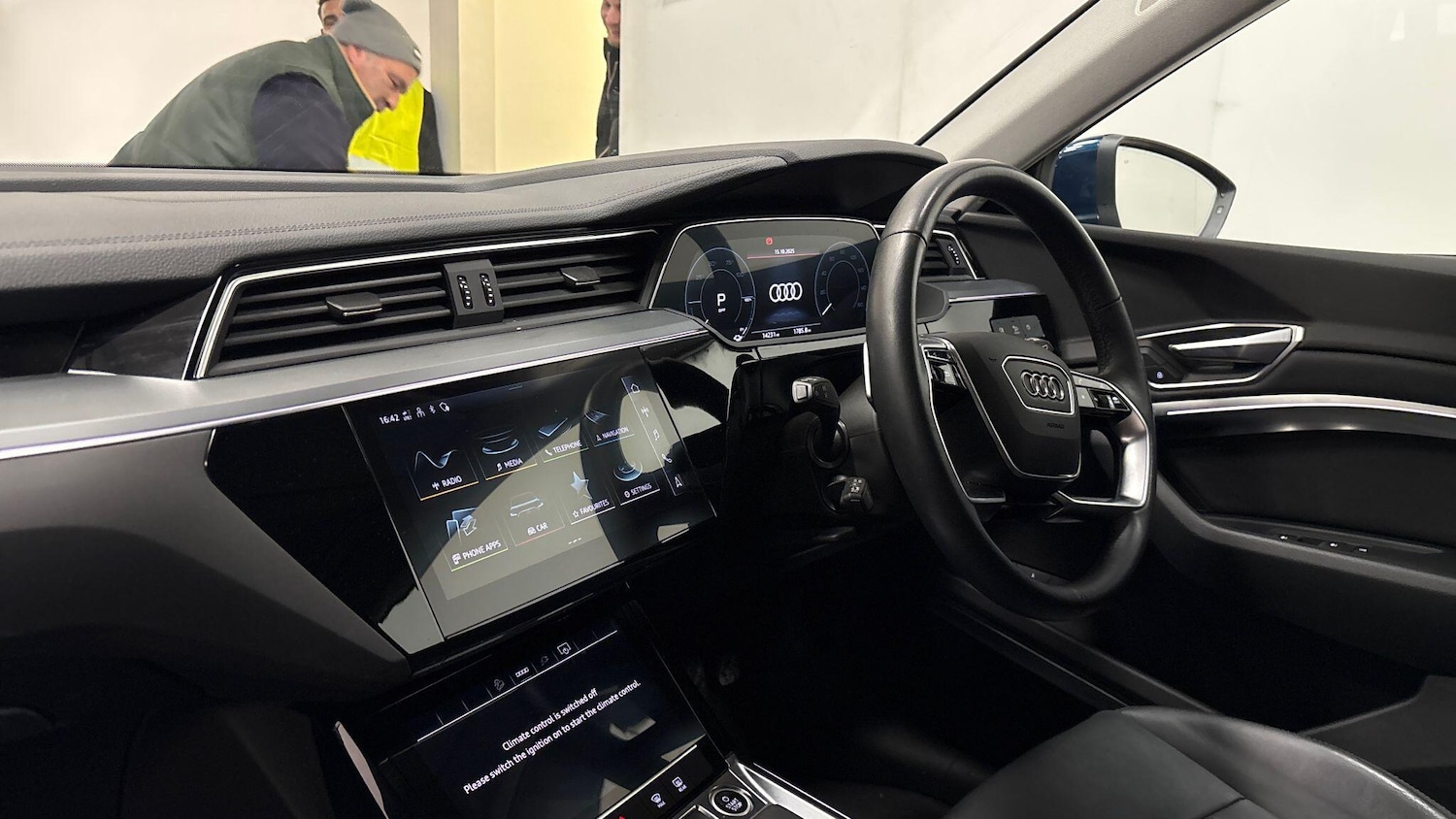 Used Audi e-tron 2022 for sale - 76495076: Photo 2