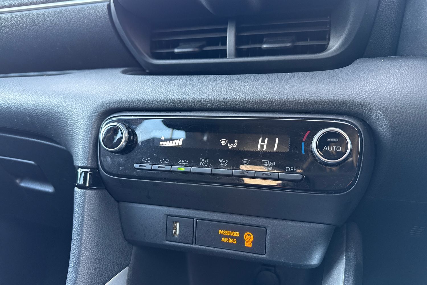 Used Toyota Yaris 2023 for sale - 76711789: Photo 19