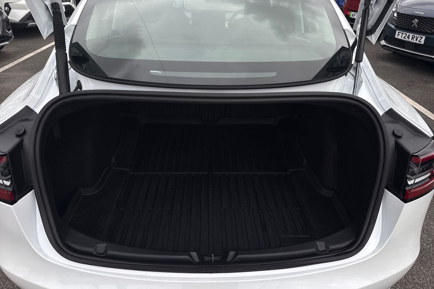 Used Tesla Model 3 2023 for sale - 77829519: Photo 10