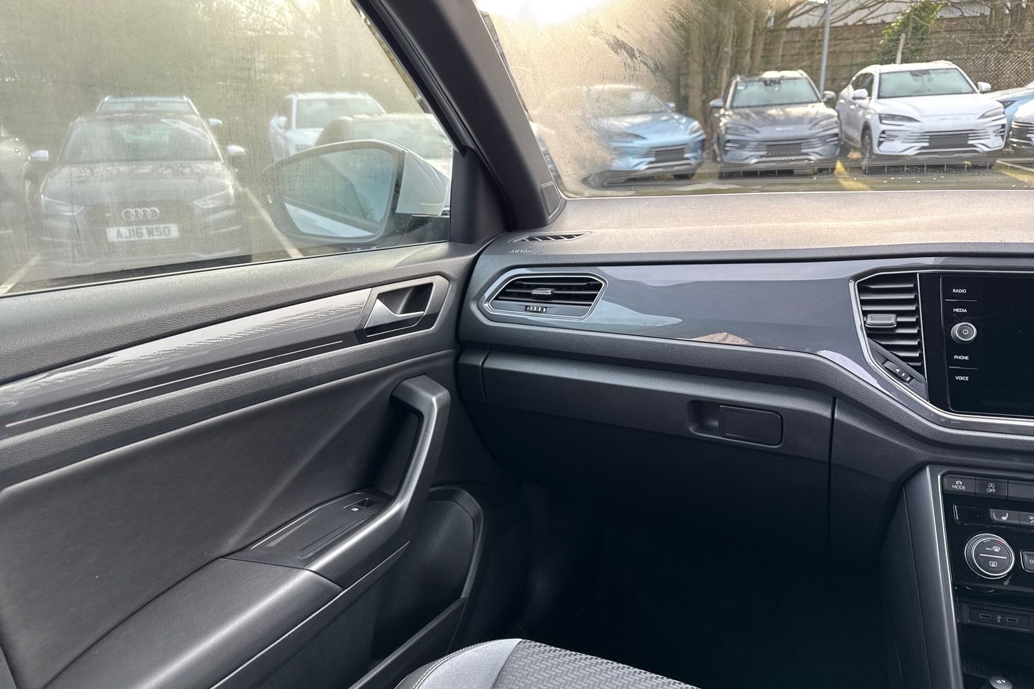 Used Volkswagen T-Roc 2021 for sale - 77582617: Photo 14