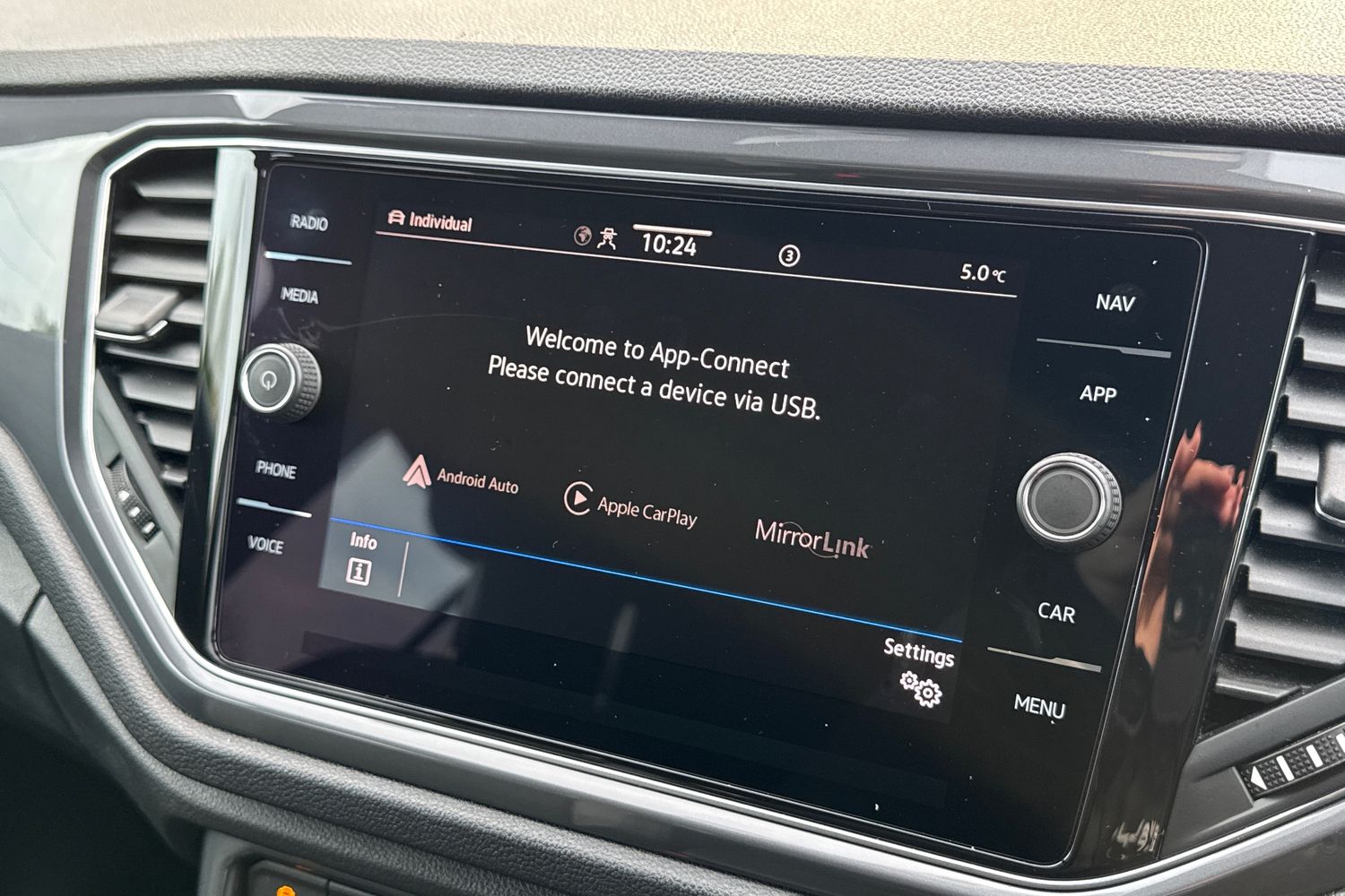 Used Volkswagen T-Roc 2021 for sale - 77582617: Photo 32