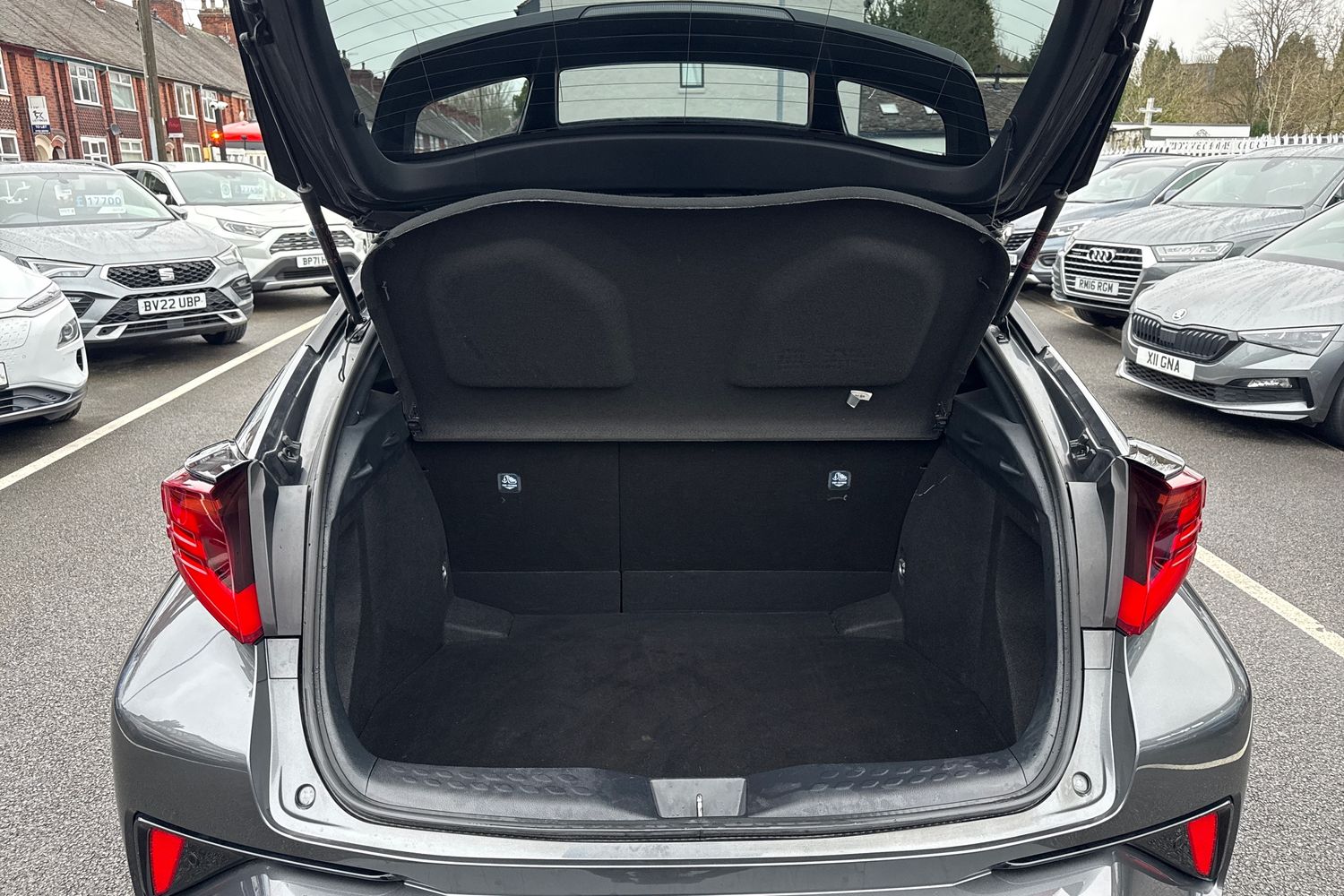 Used Toyota C-HR 2022 for sale - 77303032: Photo 10