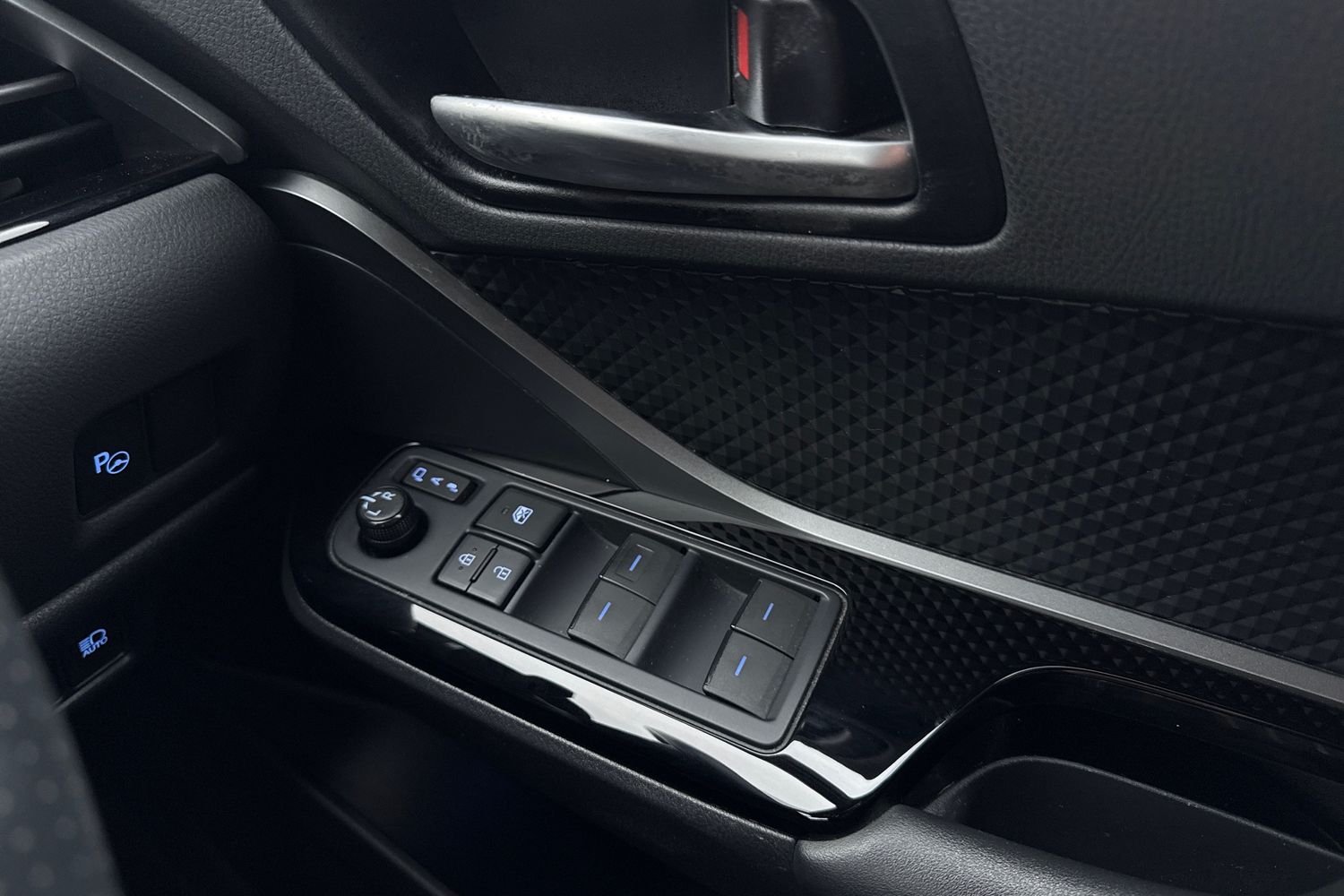 Used Toyota C-HR 2022 for sale - 77303032: Photo 18