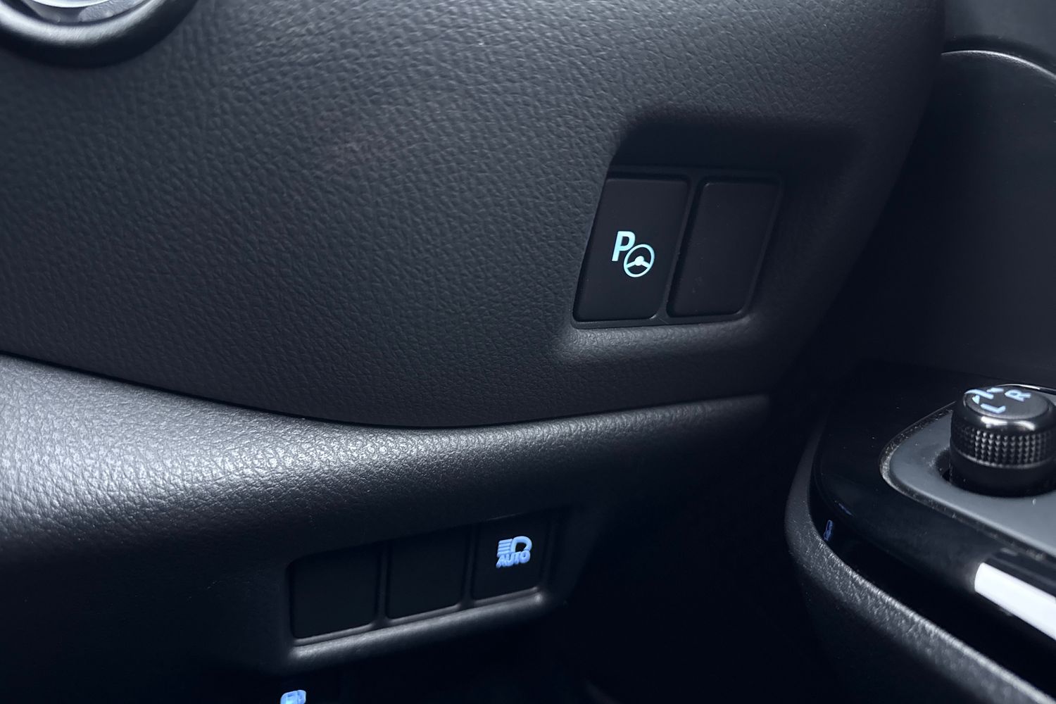 Used Toyota C-HR 2022 for sale - 77303032: Photo 40