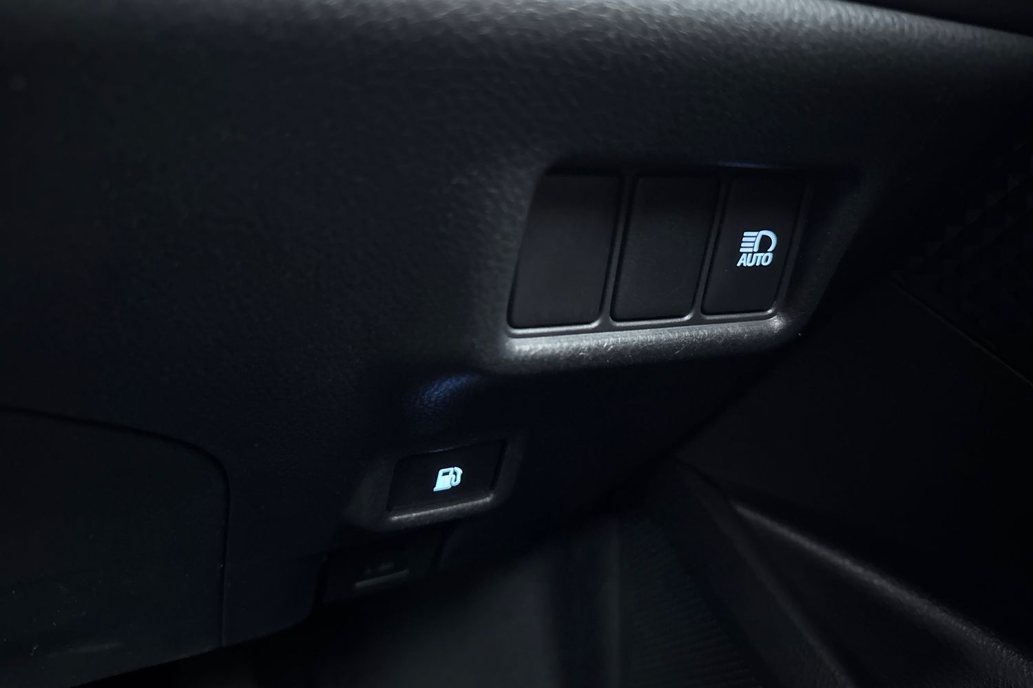 Used Toyota C-HR 2022 for sale - 77303032: Photo 41