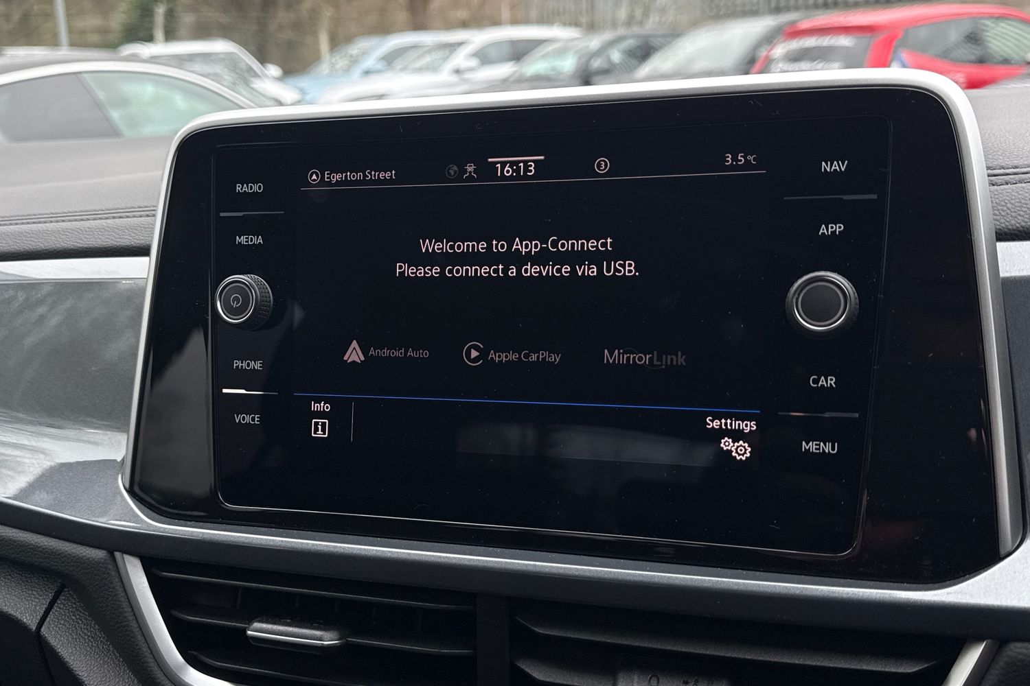 Used Volkswagen T-Roc 2023 for sale - 77608199: Photo 12