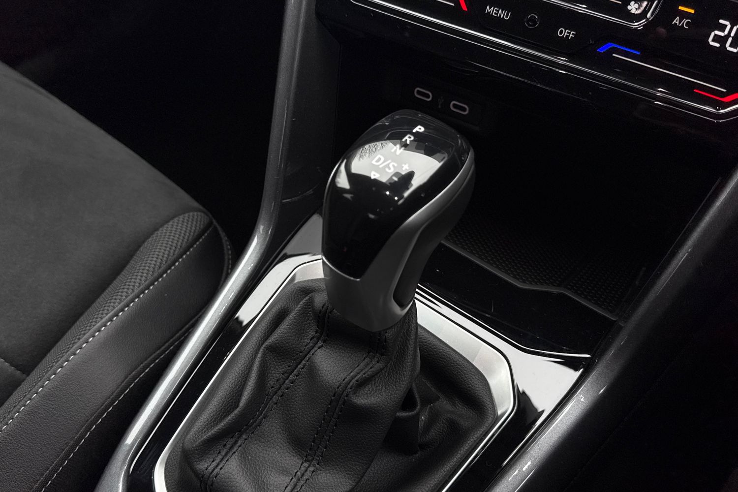 Used Volkswagen T-Roc 2023 for sale - 77608199: Photo 20