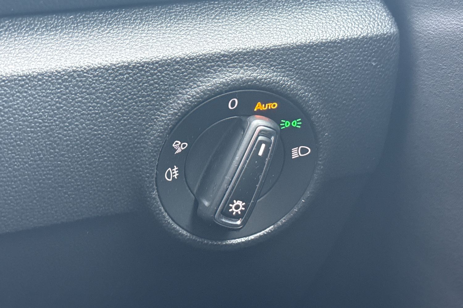 Used Volkswagen T-Roc 2023 for sale - 77608199: Photo 28