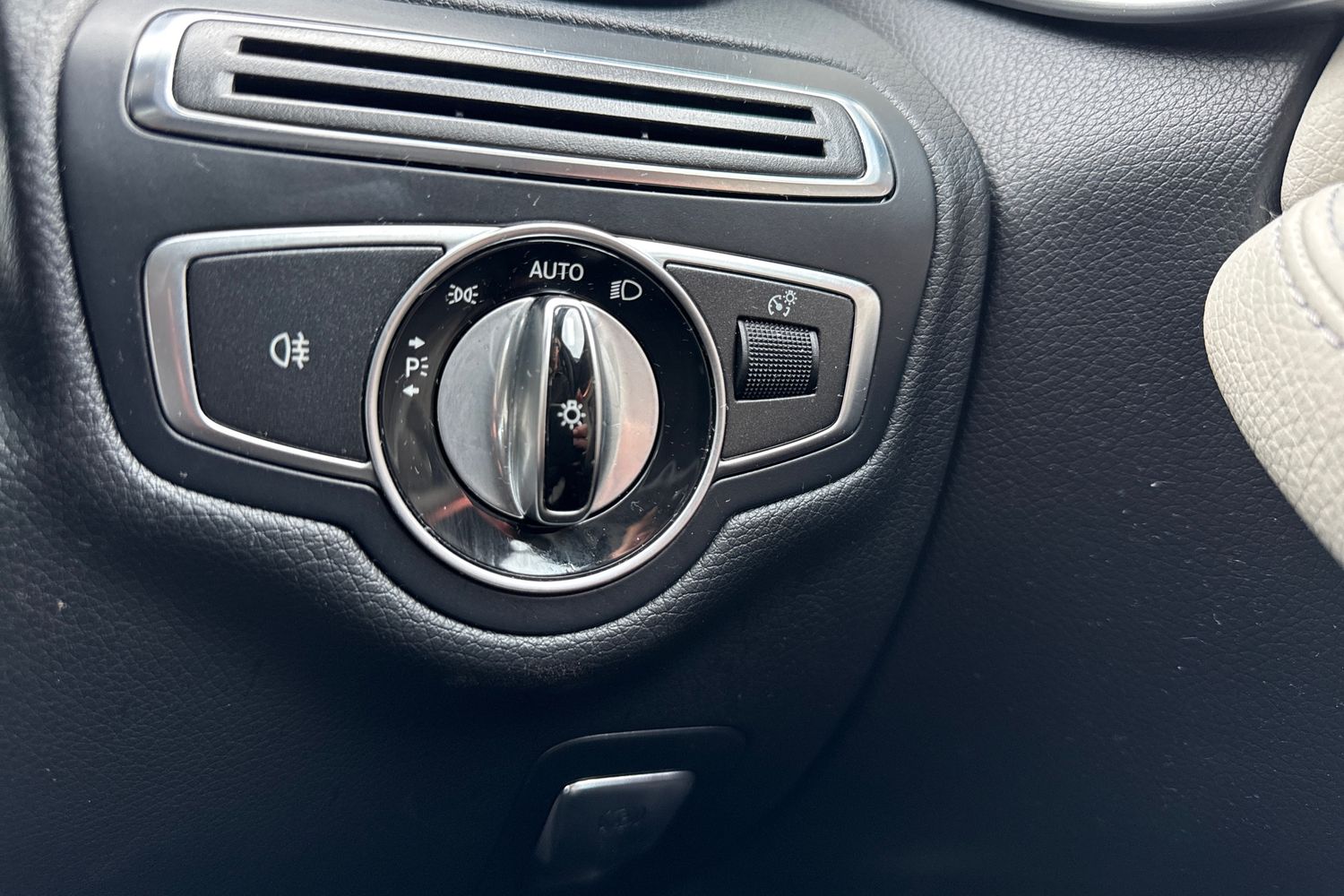 Used Mercedes-Benz C Class 2016 for sale - 76469283: Photo 28