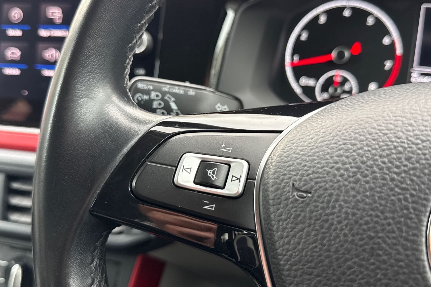 Used Volkswagen Polo 2020 for sale - 77886375: Photo 35