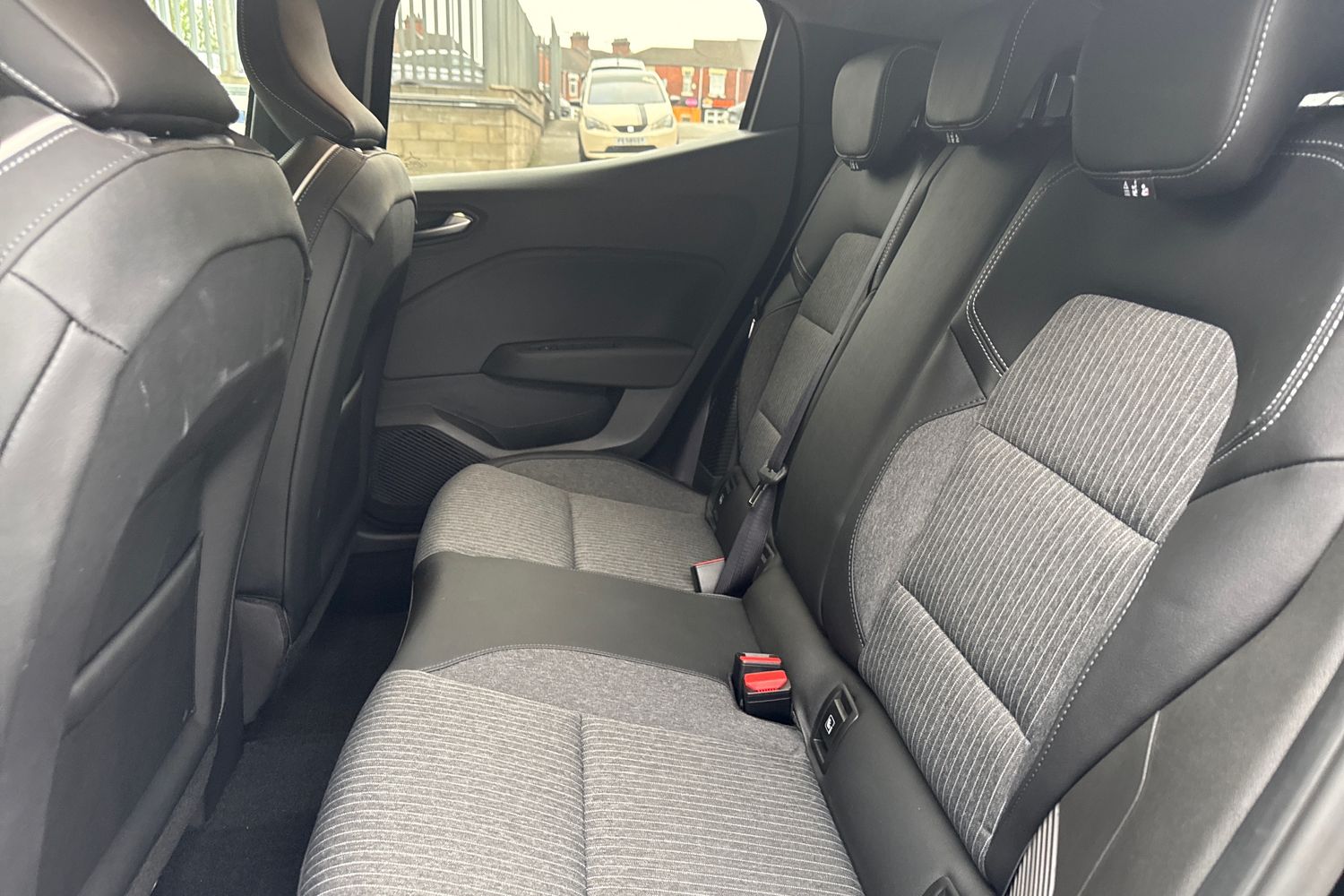 Used Renault Clio 2023 for sale - 76365189: Photo 28