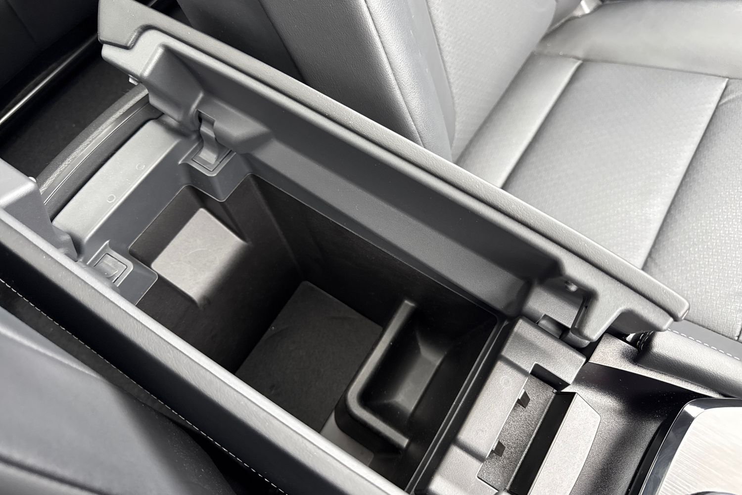 Used Nissan X-Trail 2024 for sale - 77728800: Photo 44