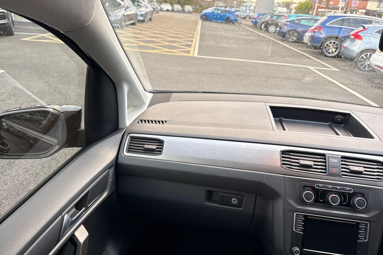 Used Volkswagen Caddy Maxi Life 2017 for sale - 76941500: Photo 15