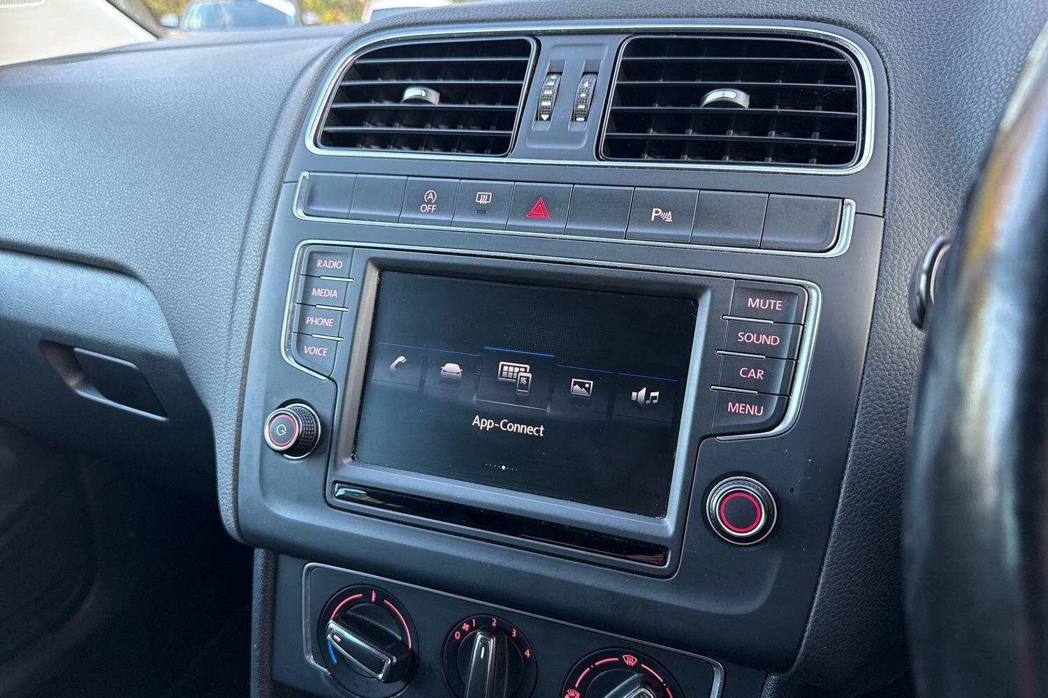 Used Volkswagen Polo 2017 for sale - 76438881: Photo 35