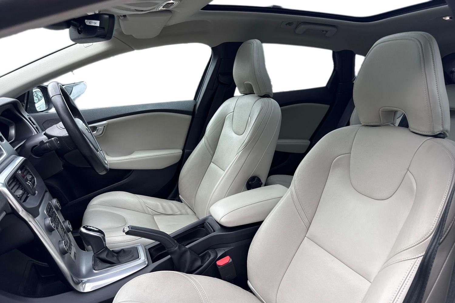 Used Volvo V40 2019 for sale - 76365173: Photo 11