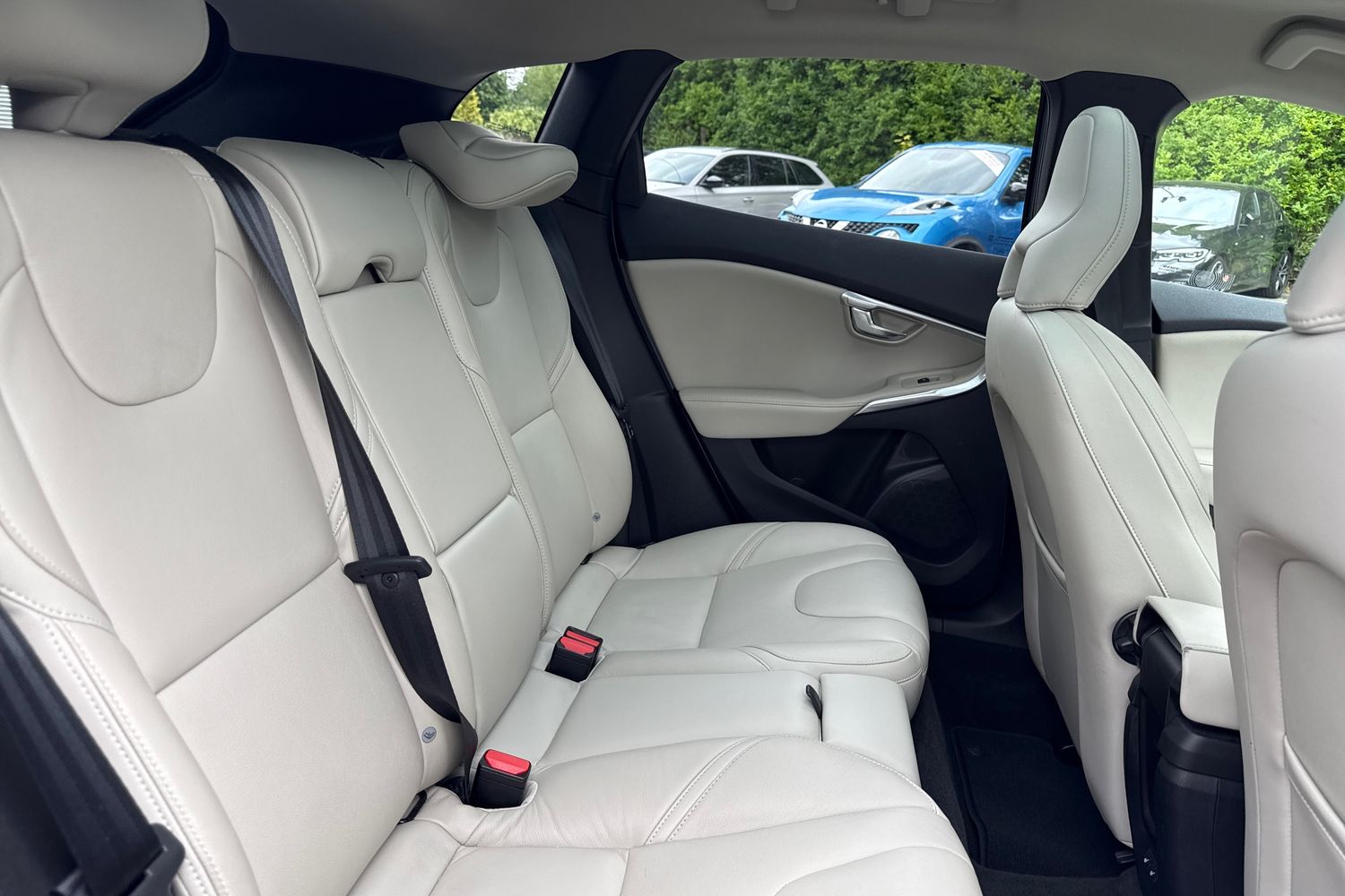 Used Volvo V40 2019 for sale - 76365173: Photo 14