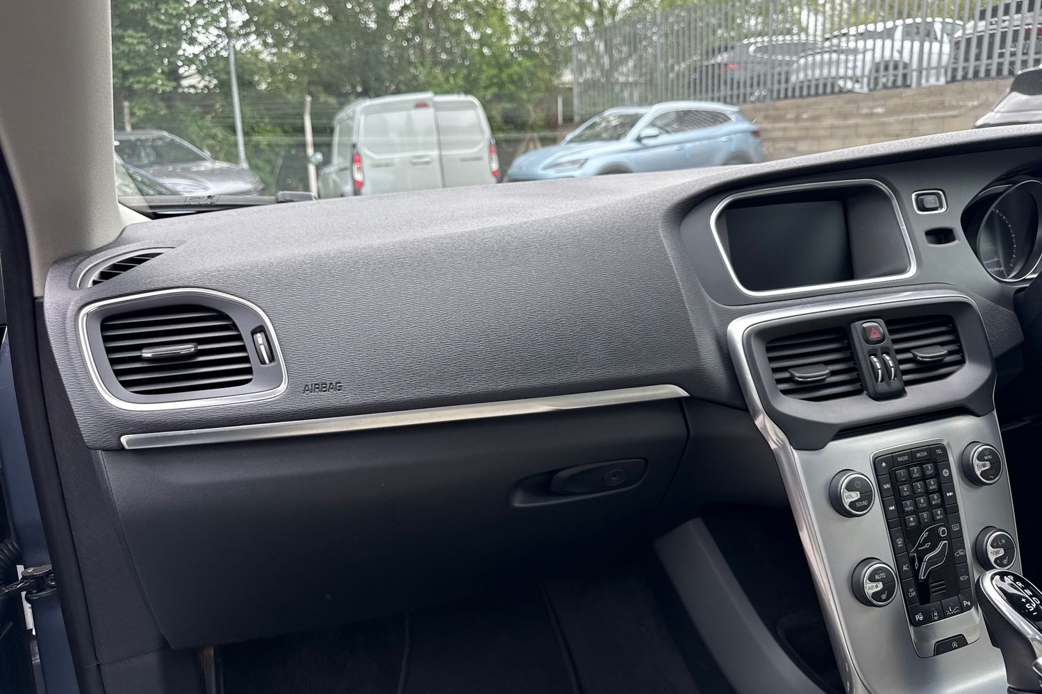 Used Volvo V40 2019 for sale - 76365173: Photo 15