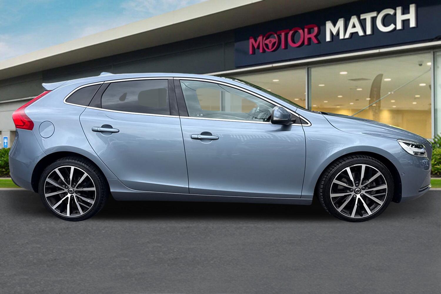 Used Volvo V40 2019 for sale - 76365173: Photo 3