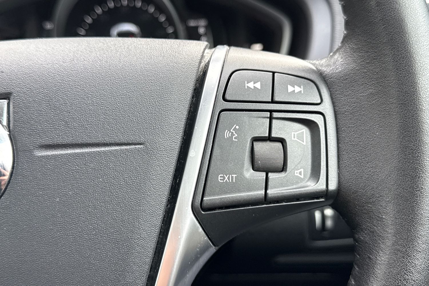 Used Volvo V40 2019 for sale - 76365173: Photo 35