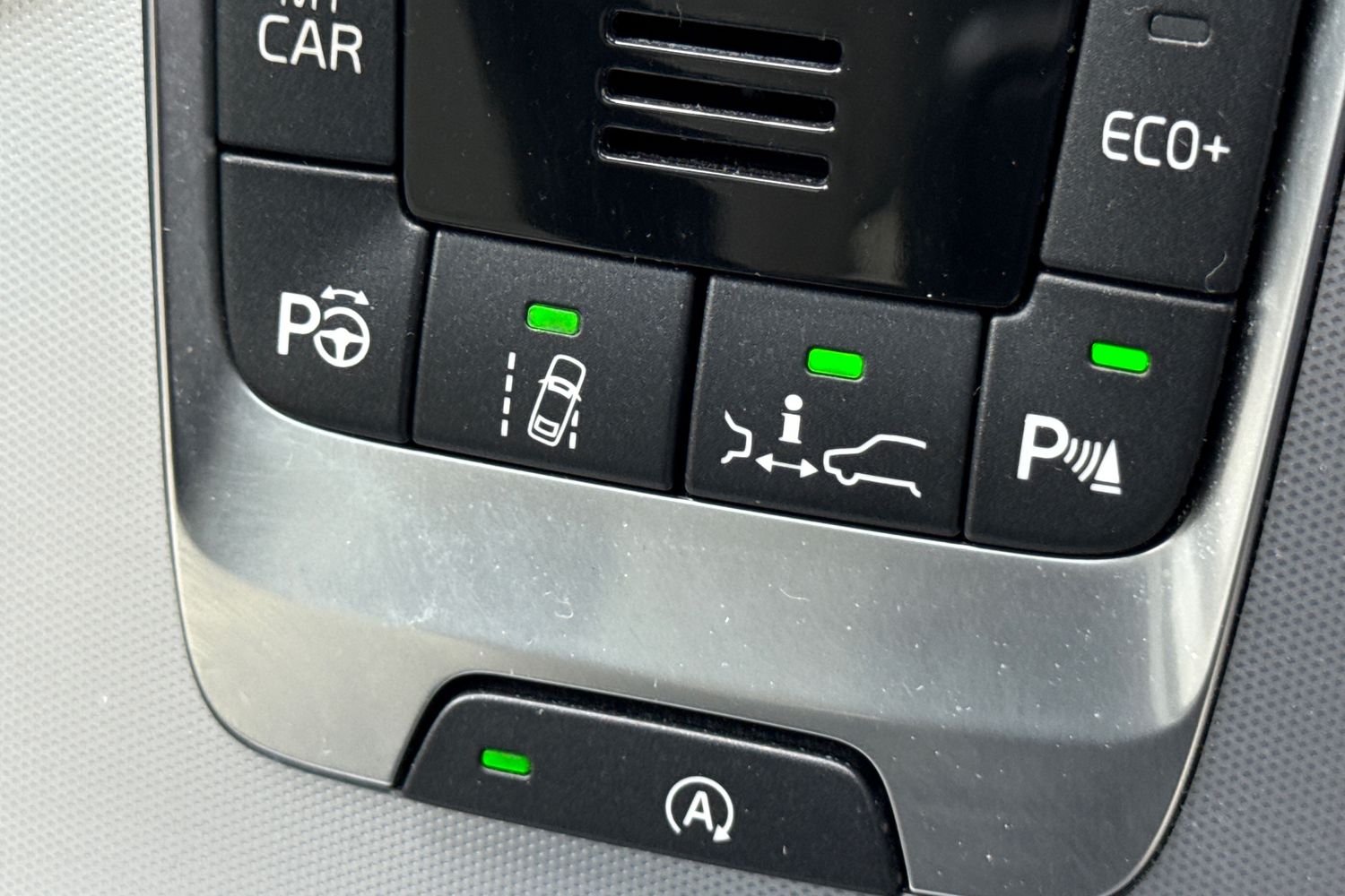 Used Volvo V40 2019 for sale - 76365173: Photo 43