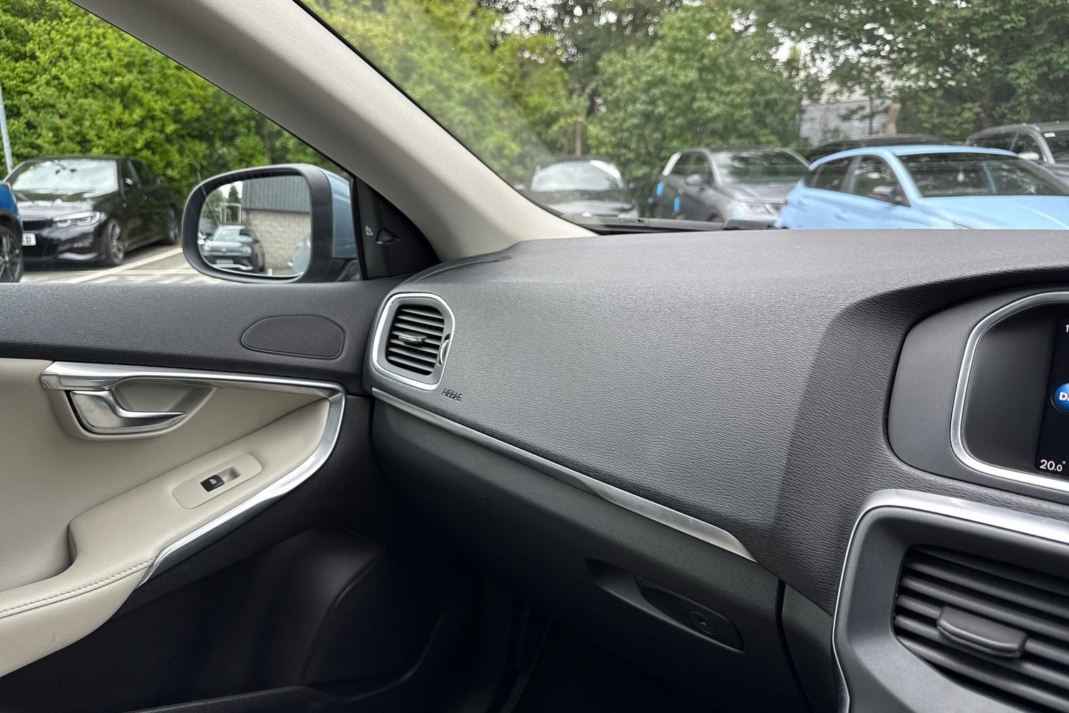 Used Volvo V40 2019 for sale - 76365173: Photo 51