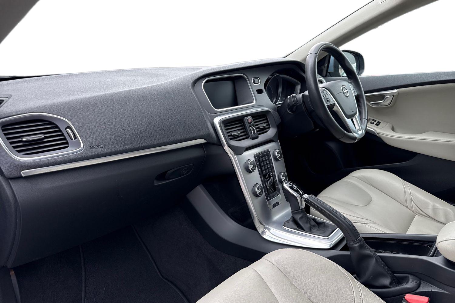 Used Volvo V40 2019 for sale - 76365173: Photo 9